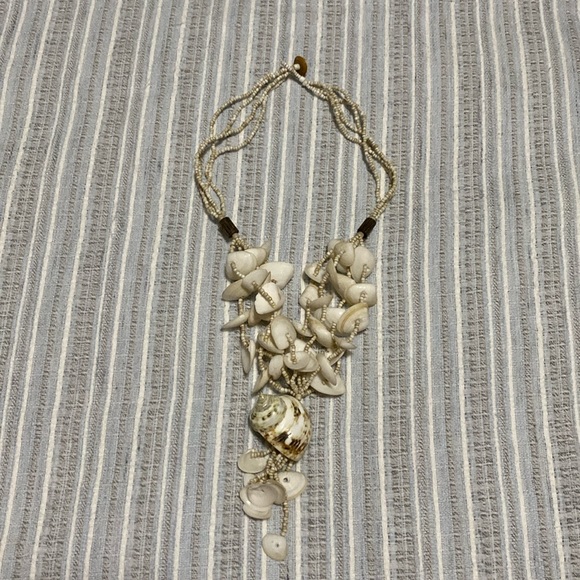 Shell necklace - Picture 1 of 1